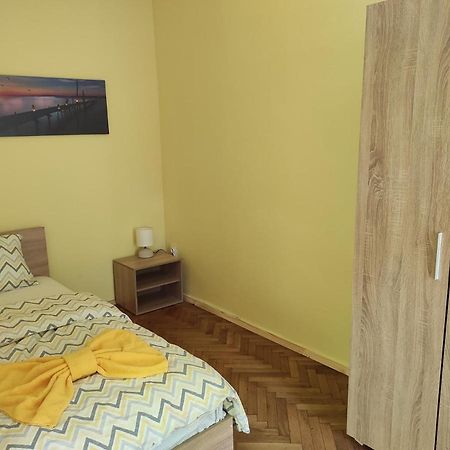 Стаи За Гости Дна Shumen Exteriör bild